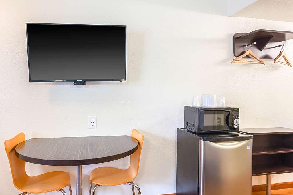 Hotel 6-ventura, Ca - Downtown 3*