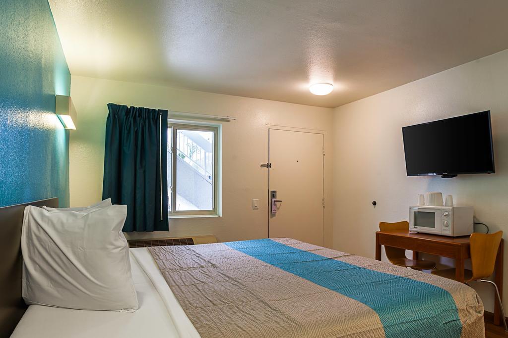 6-ventura, Ca - Downtown 3*